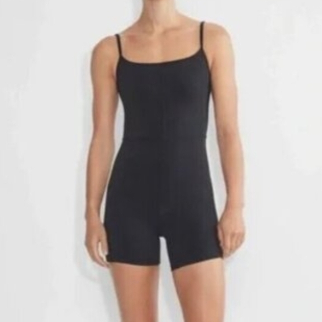 Aritzia Wilfred Free Freestyle 7" Romper Womens Xs Black Bodysuit